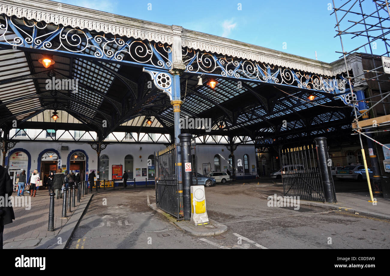 Brighton Station Taxi rank Stock Photo - Alamy
