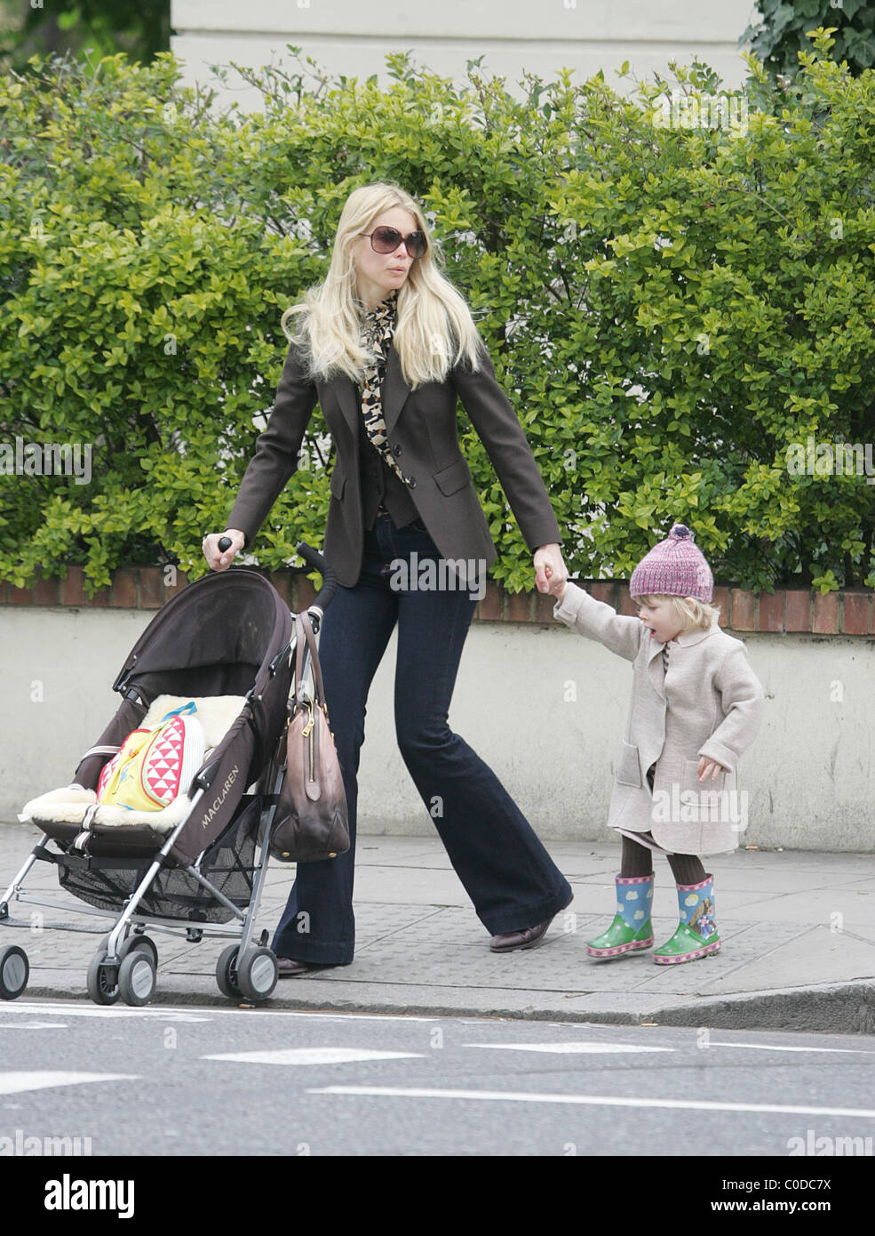 Claudia Schiffer taking her daughter Clementine to school London ...