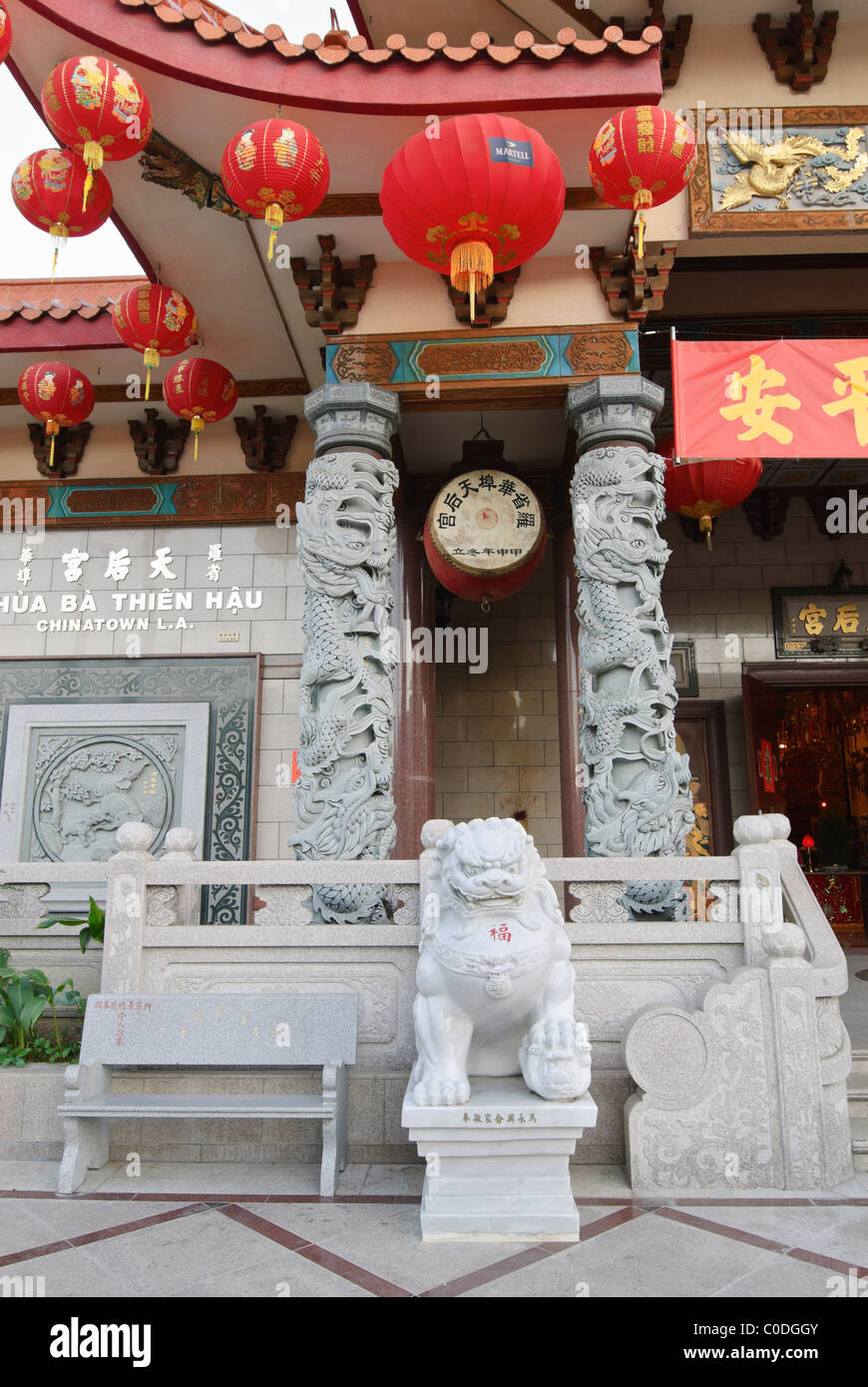 Taoist temple exterior hi-res stock photography and images - Alamy