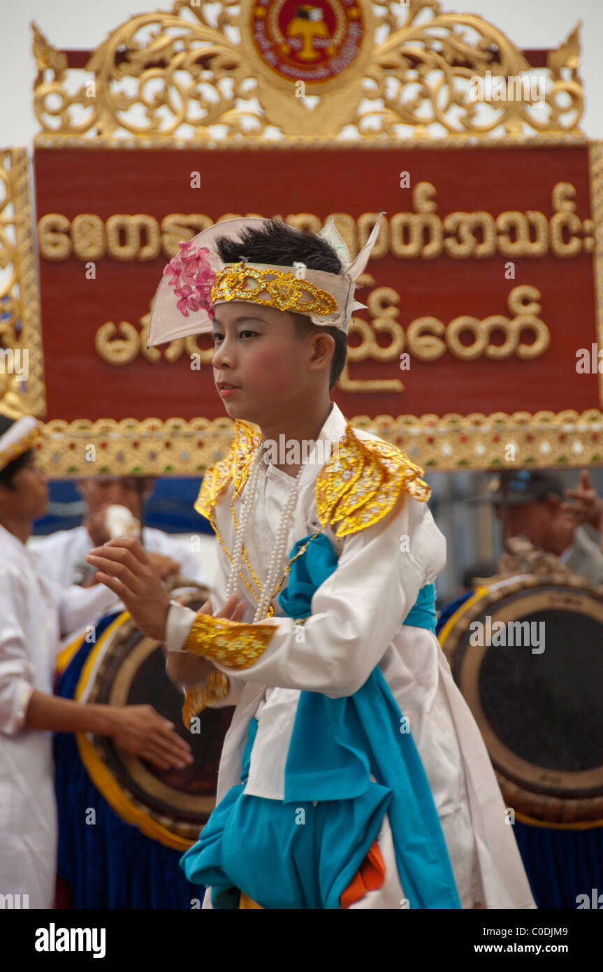 Myanmar (aka Burma), Yangon (aka Rangoon). Local dancers in traditional attire. Stock Photo