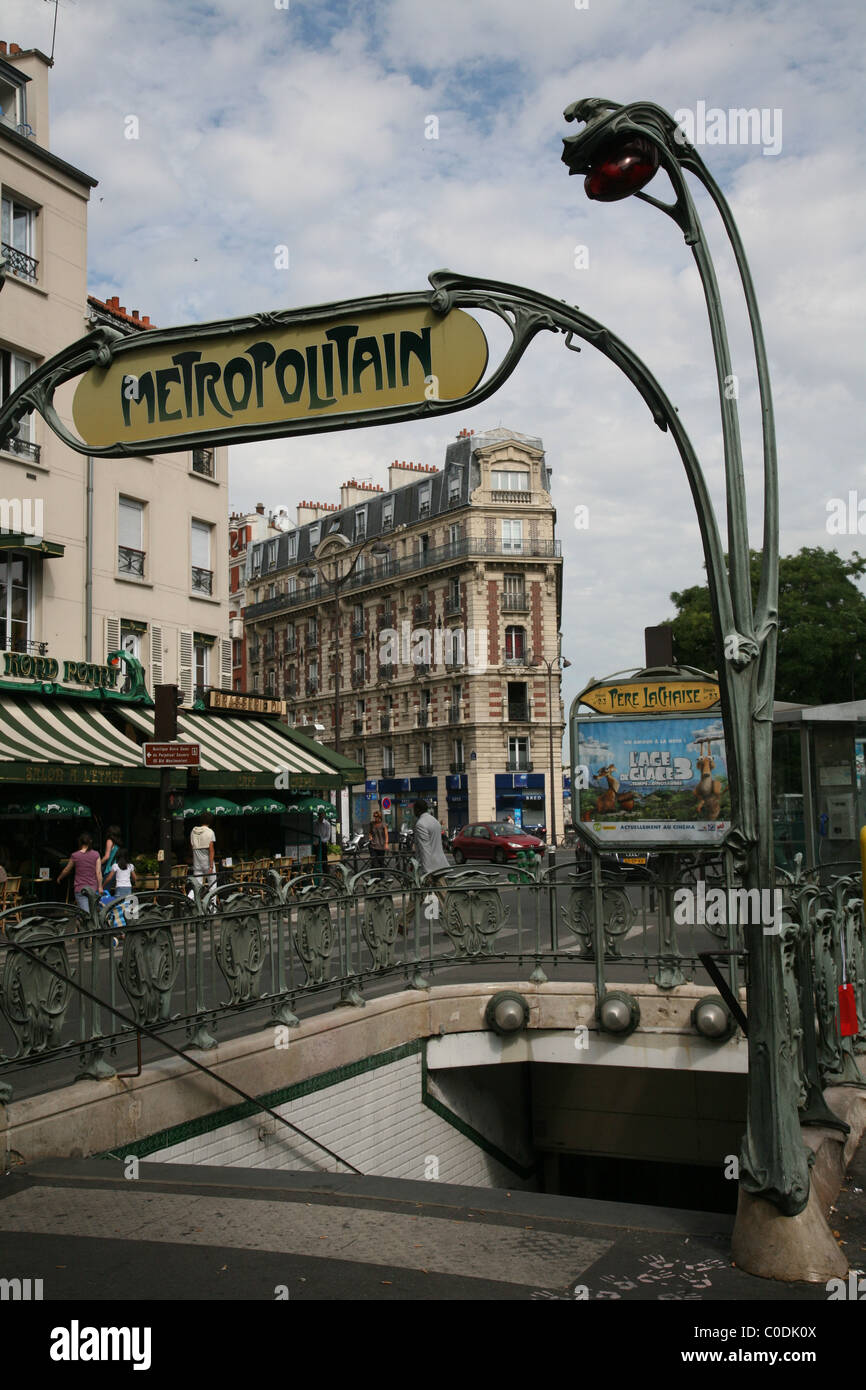 Paris, Beaux Arts entrance to metro station near Pere Lachaise Stock Photo