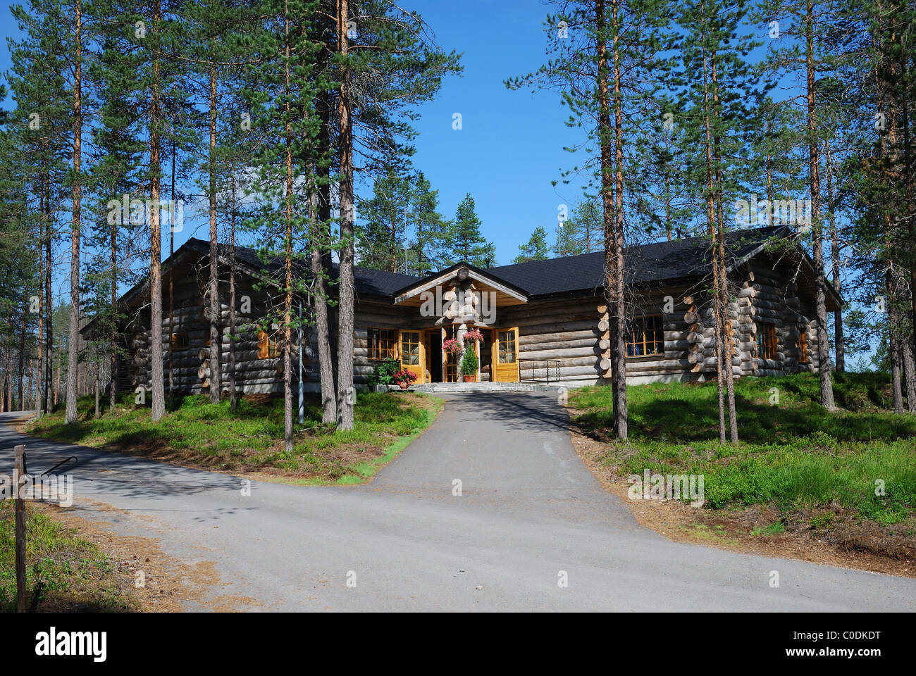 House in middle forest hi res stock photography and images Alamy