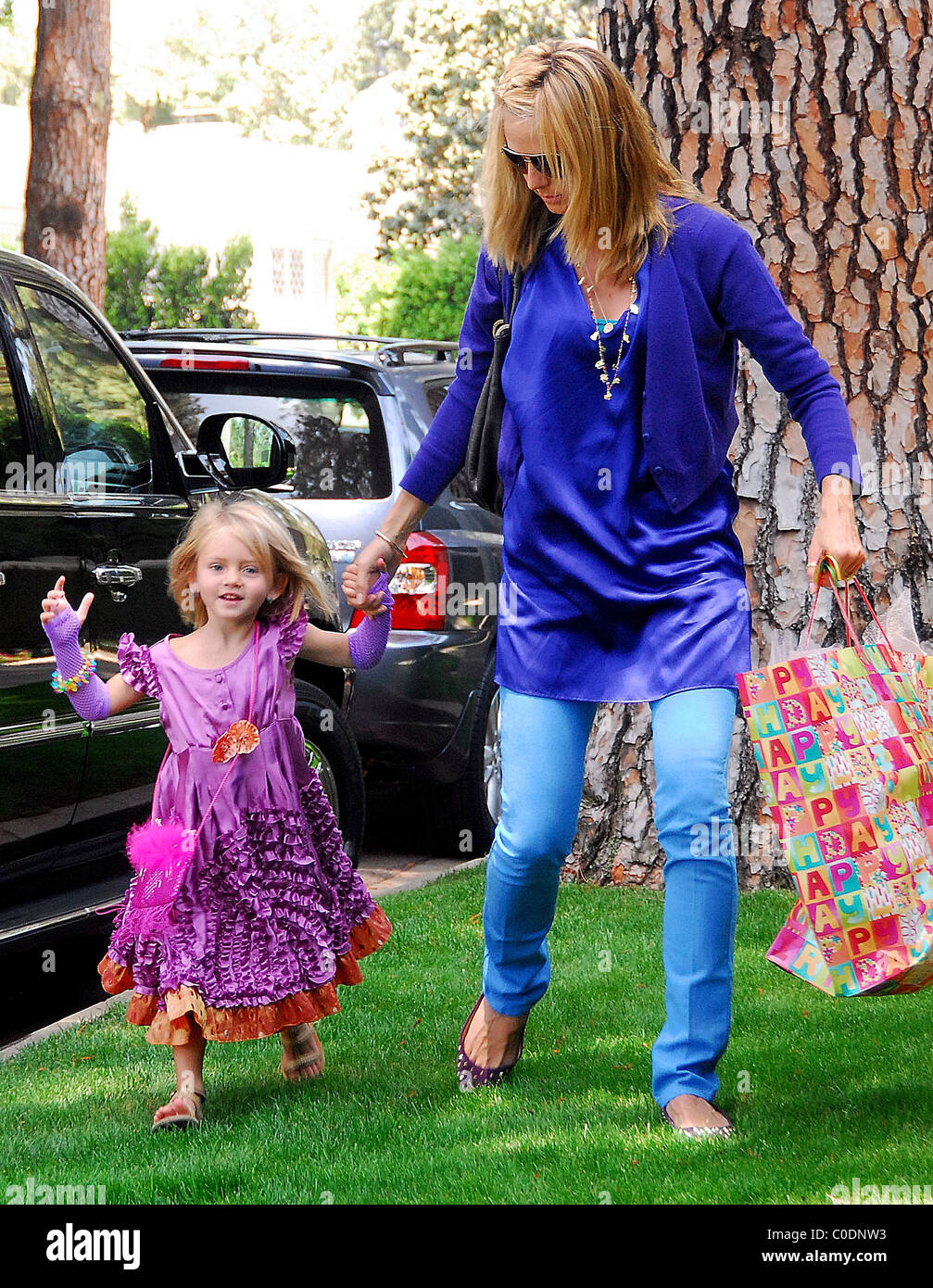 Heidi Klum and her daughter Leni going to a birthday party. Today is