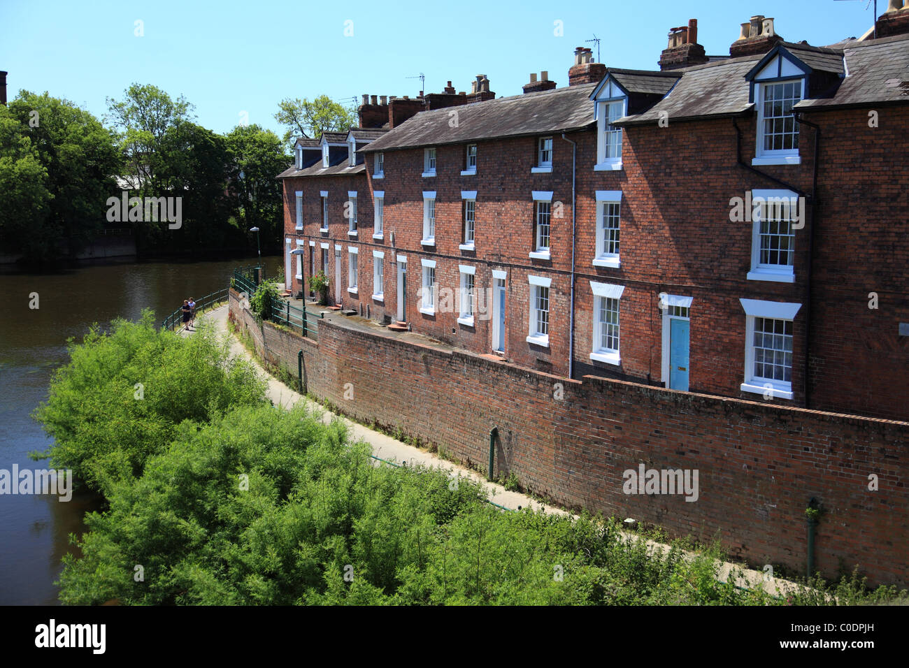 Houses in Marine Terrace by the English Bridge and the river Severn in ...