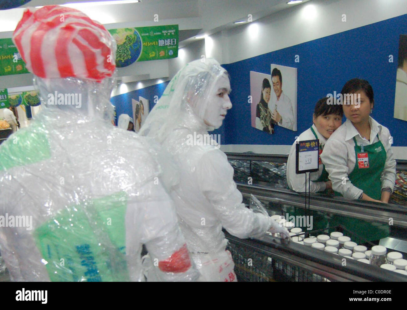 IN THE BAG These environmental loving supermarket workers have come up
