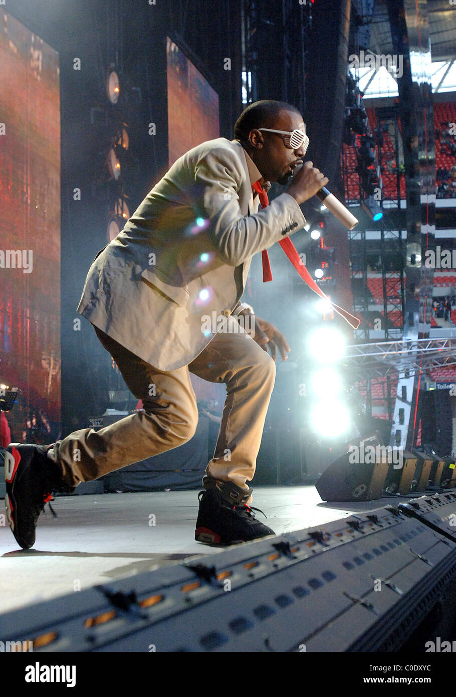 Kanye West Performing At The Concert For Diana At Wembley Stadium London England 01 07 07 Stock Photo Alamy