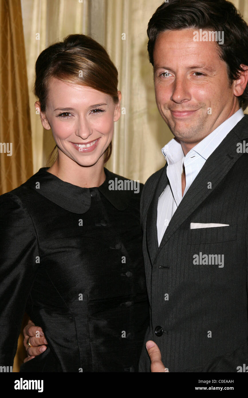 **File Photo** Love Hewitt calls off engagement {JENNIFER LOVE HEWITT(01)