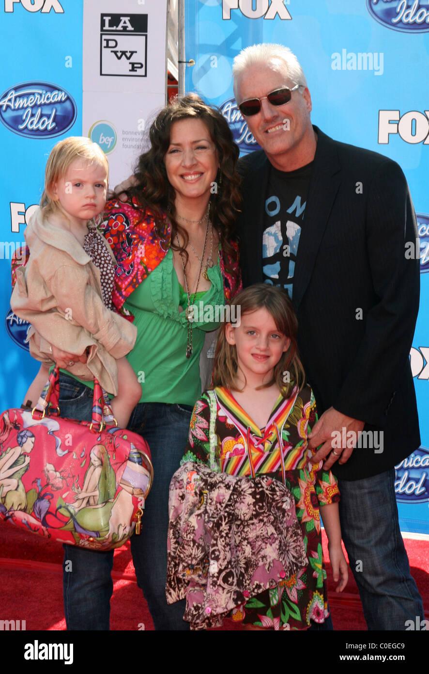 Joely Fisher and family Arrivals at the 'American Idol 2008' finale. Los Angeles, California - 21.05.08 Stock Photo