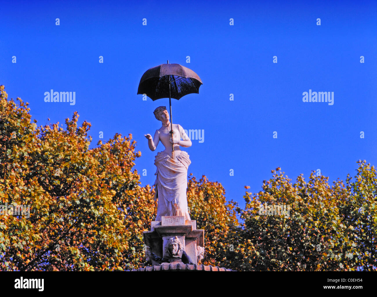 Barcelona, Spain. La Dama del Paraigua (Lady with the Umbrella) The Zoo - Parc de la Ciutadella Stock Photo