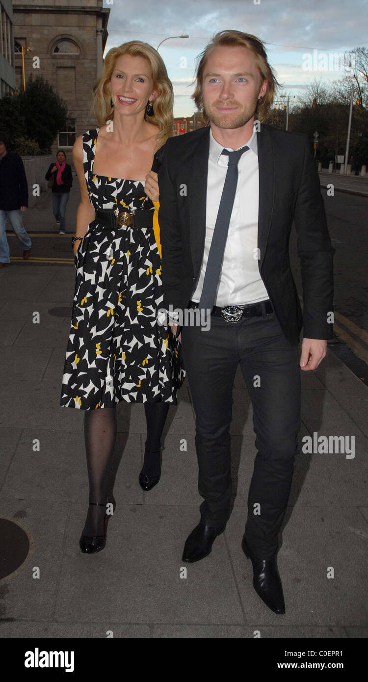 Ronan Keating and Yvonne Keating arrive at Shanahans on the Green restaurant to celebrate their 10th wedding anniversary Stock Photo