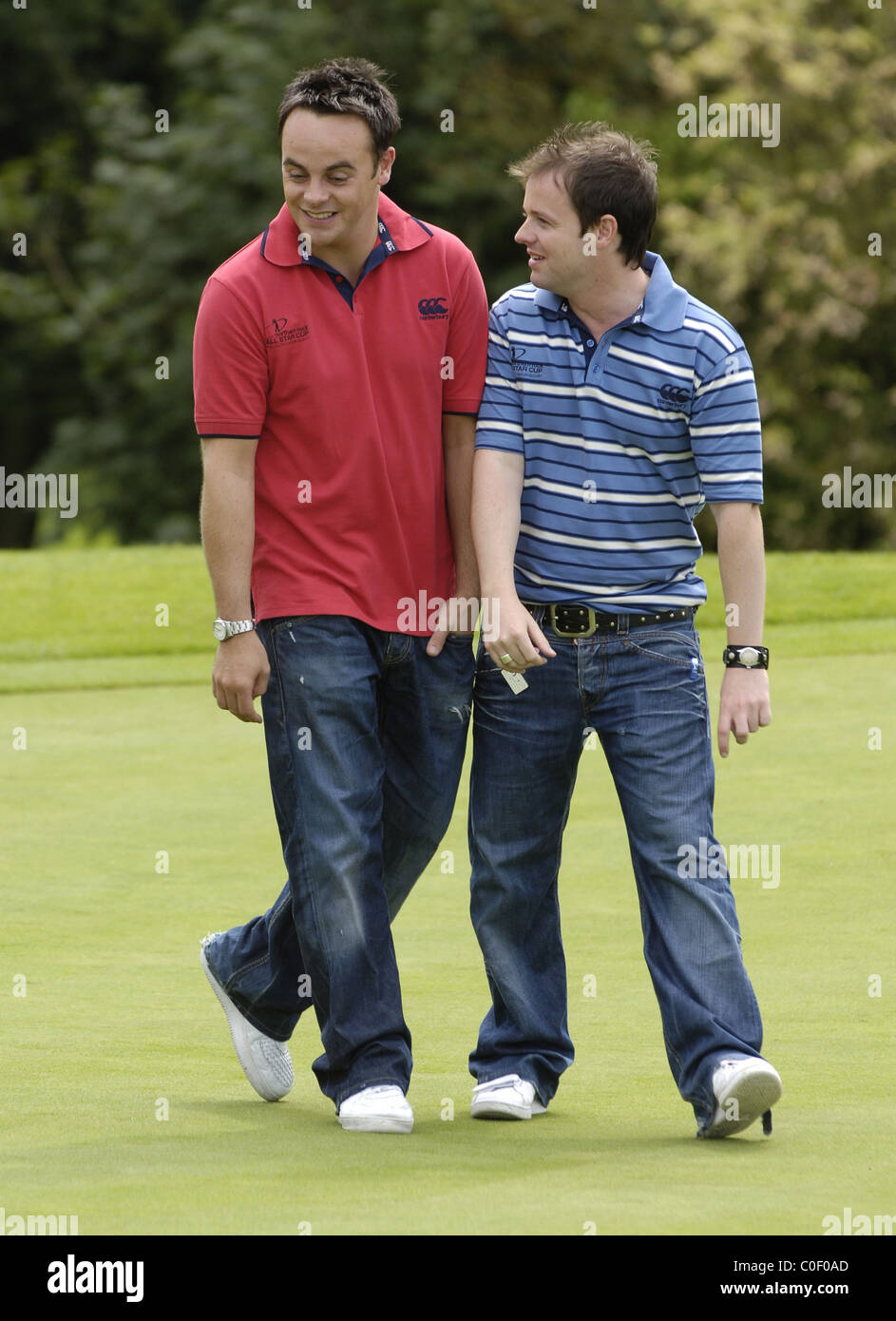 Celebrity playing golf, Ant and Dec Stock Photo