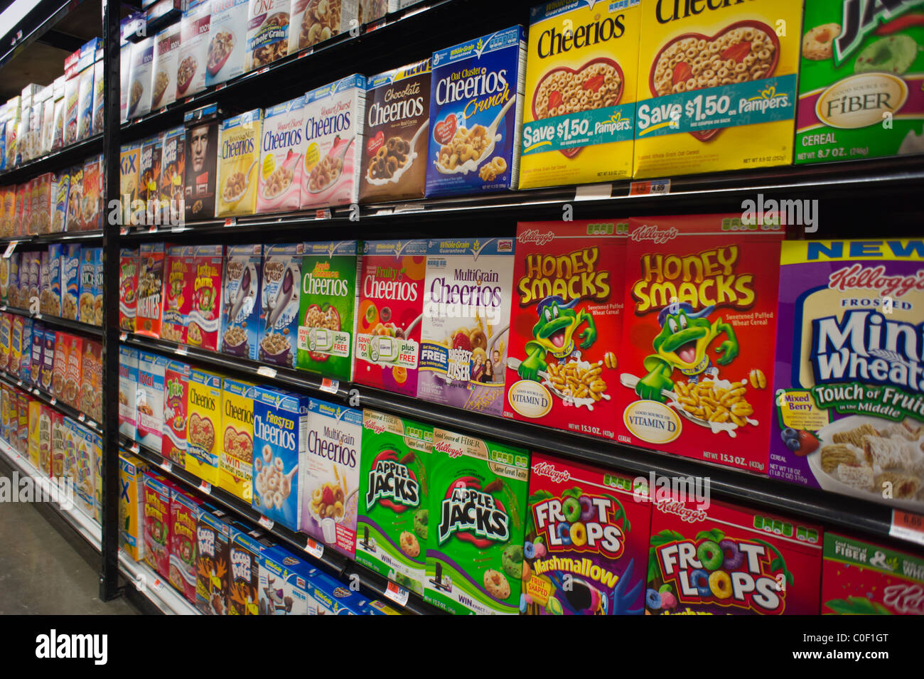 Breakfast cereals in a supermarket in New York Stock Photo