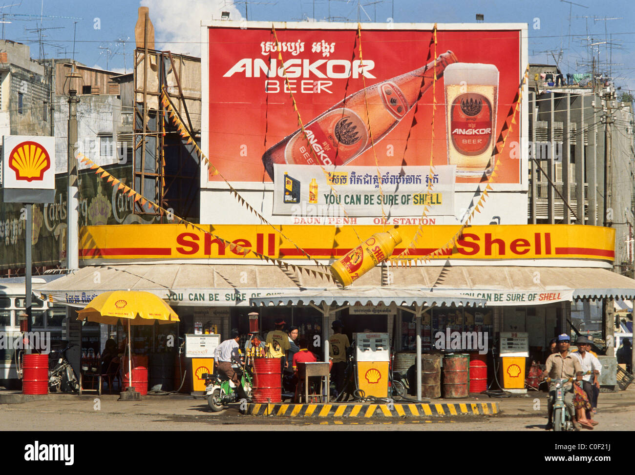 Elk133 1016 Cambodia Phnom Penh Gas Station Stock Photo