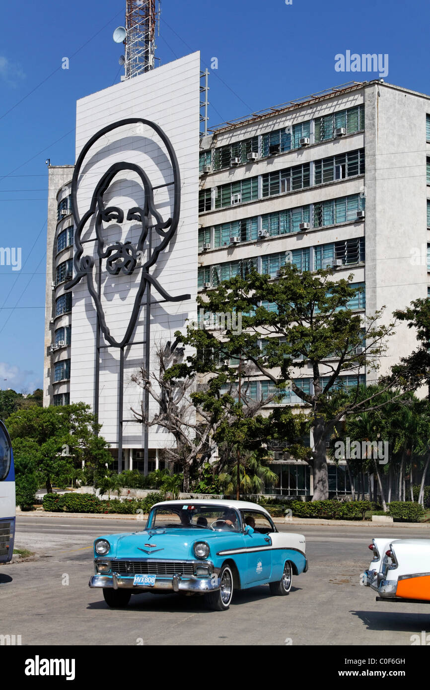 Placa de la Revolucion Jose Mart, Square, Oldtimer Taxi, Che Guevara,  Havanna, Cuba, Caribbean Stock Photo