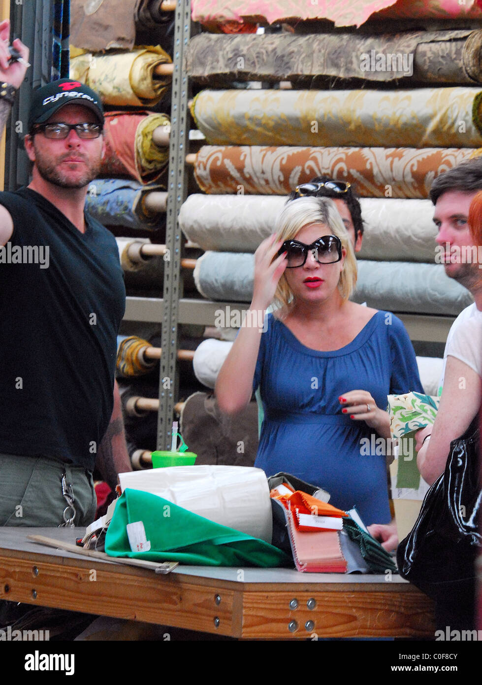 Pregnant Tori Spelling and husband Dean McDermott out shopping for
