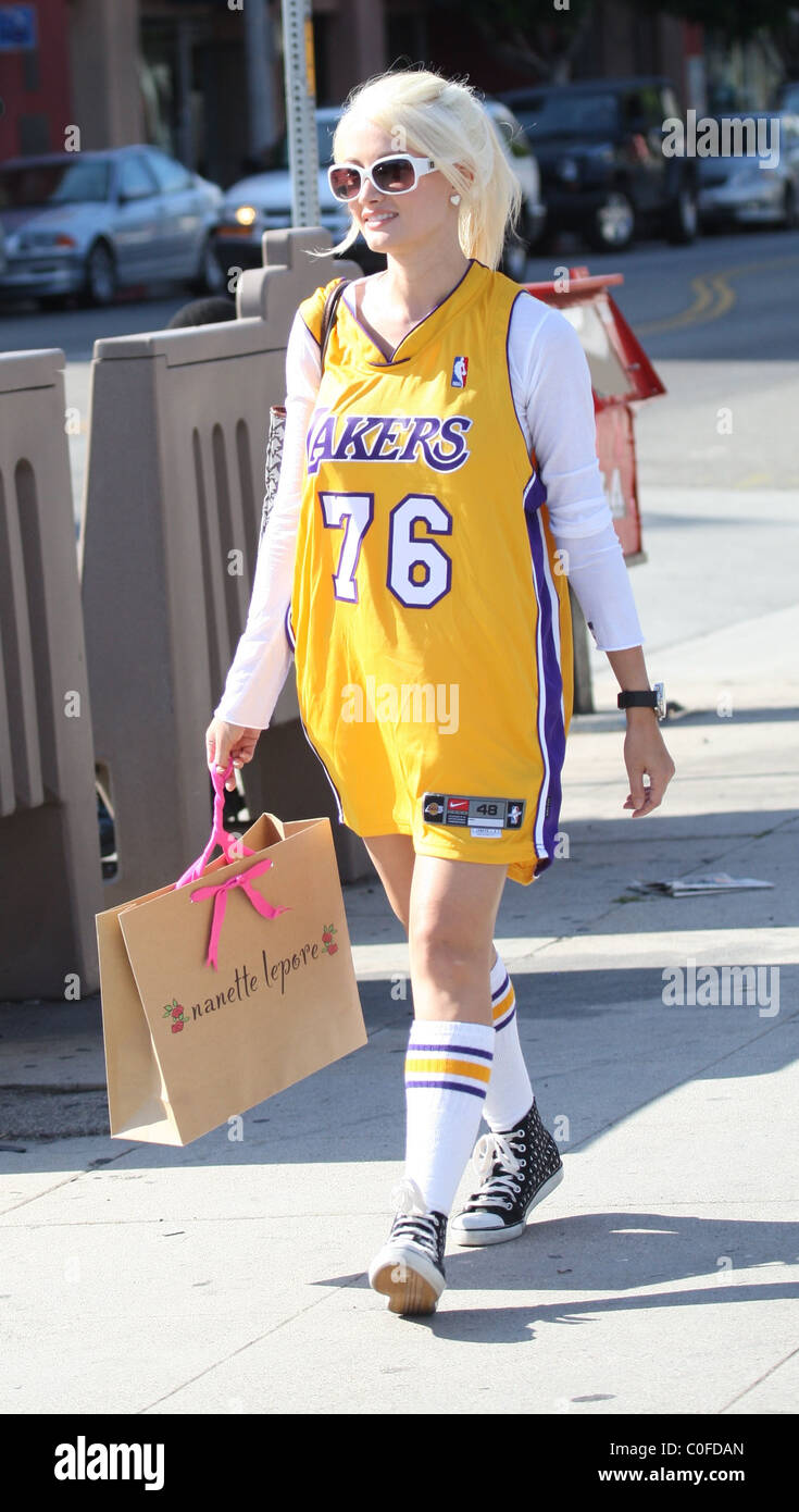 Holly Madison shows her team pride by wearing a Los Angeles Laker basketball jersey as she shops on Robertson Blvd West Stock Photo