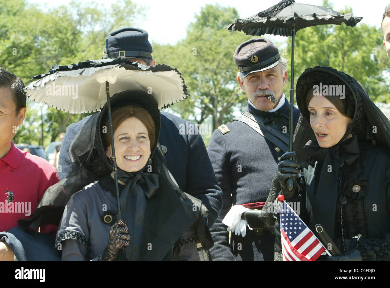 Rally attendees in civil war costume Rolling Thunder held its 21st RIDE ...
