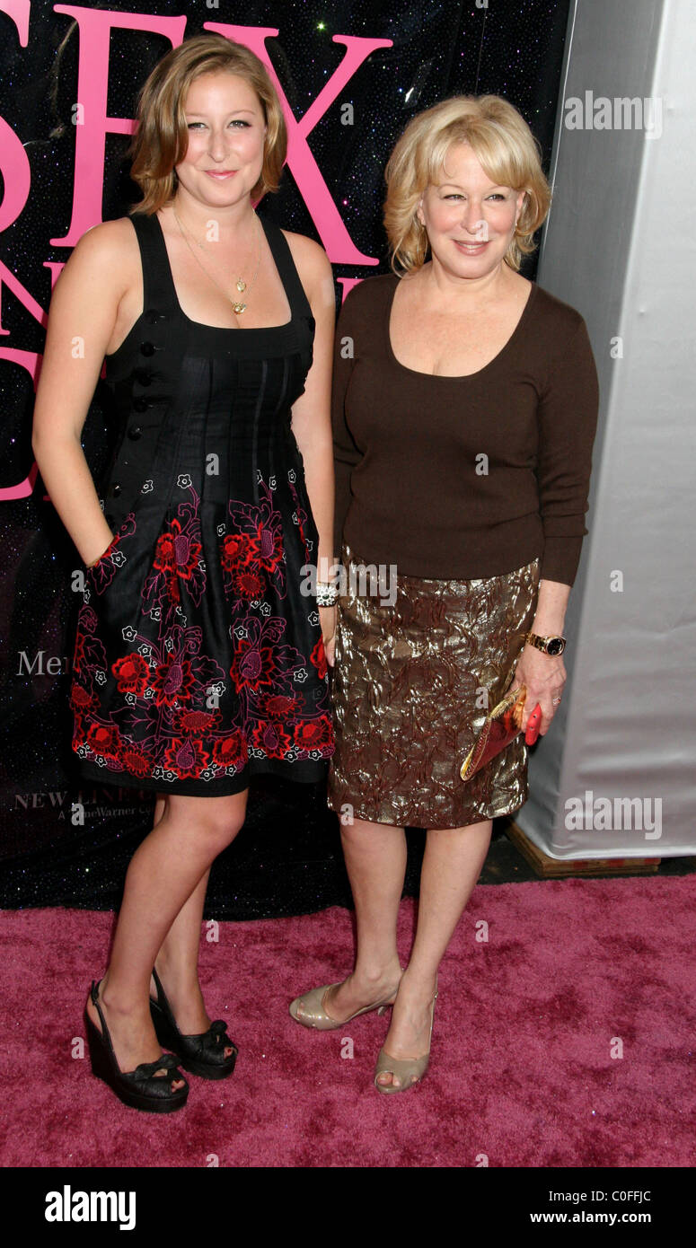 Bette Midler and daughter Sophie Von Haselberg US premiere of 'Sex and the  City: The Movie' at Radio City Music Hall - Arrivals Stock Photo - Alamy