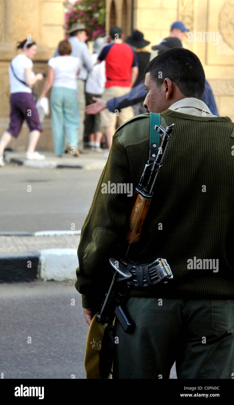 Security in Egypt, tourism site, armed guard Stock Photo Alamy