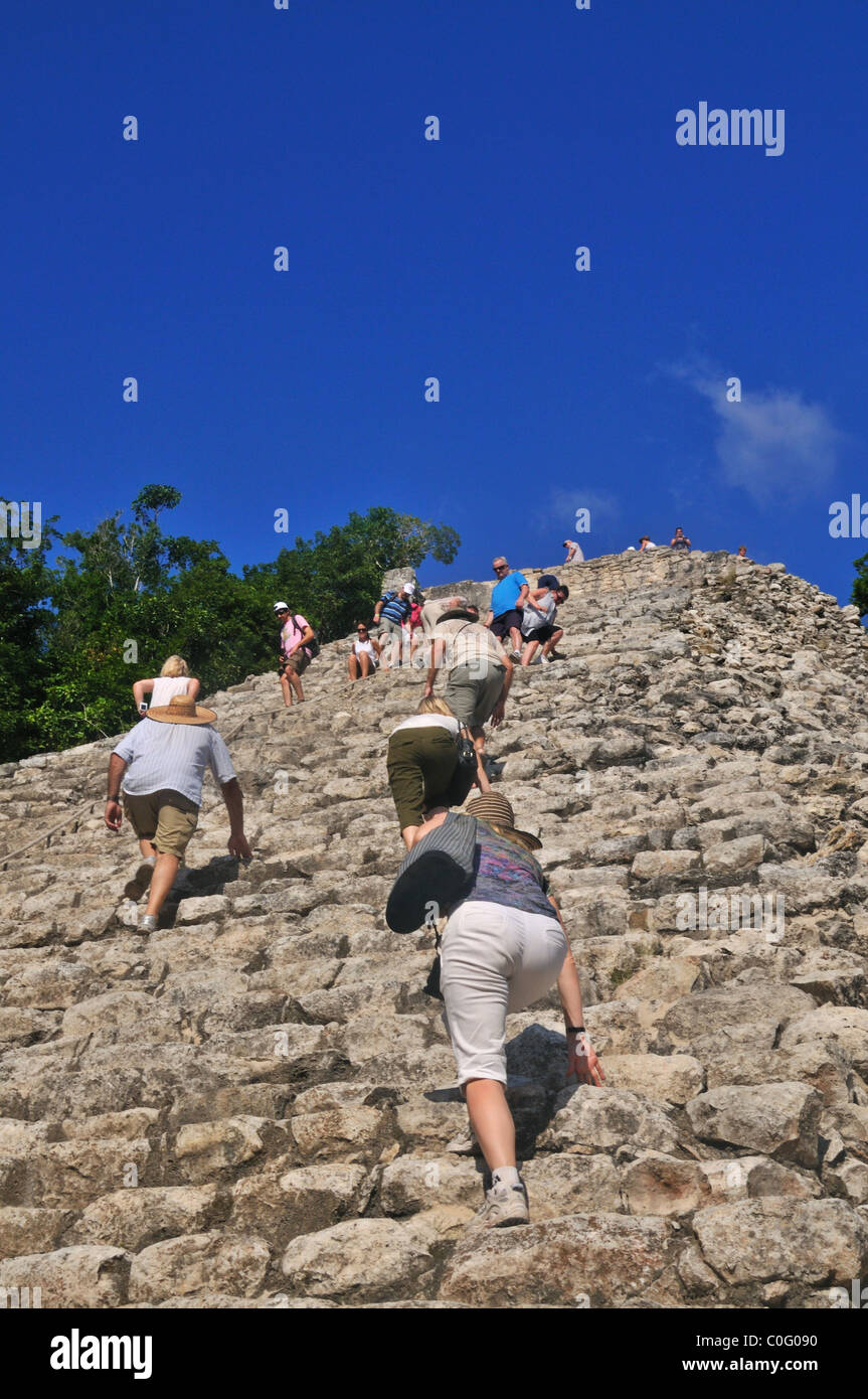Climbing mayan ruins hires stock photography and images Alamy