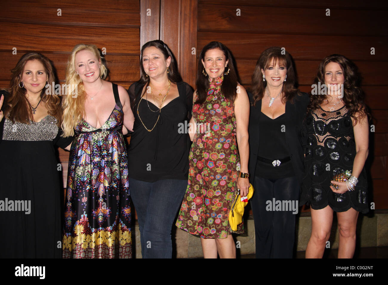 Kathy Najimy, Mindy McCready, Camryn Manheim, Mimi Rogers, Jackie Collins, Joely Fisher The Queens of Heart 2008 Team prepares Stock Photo
