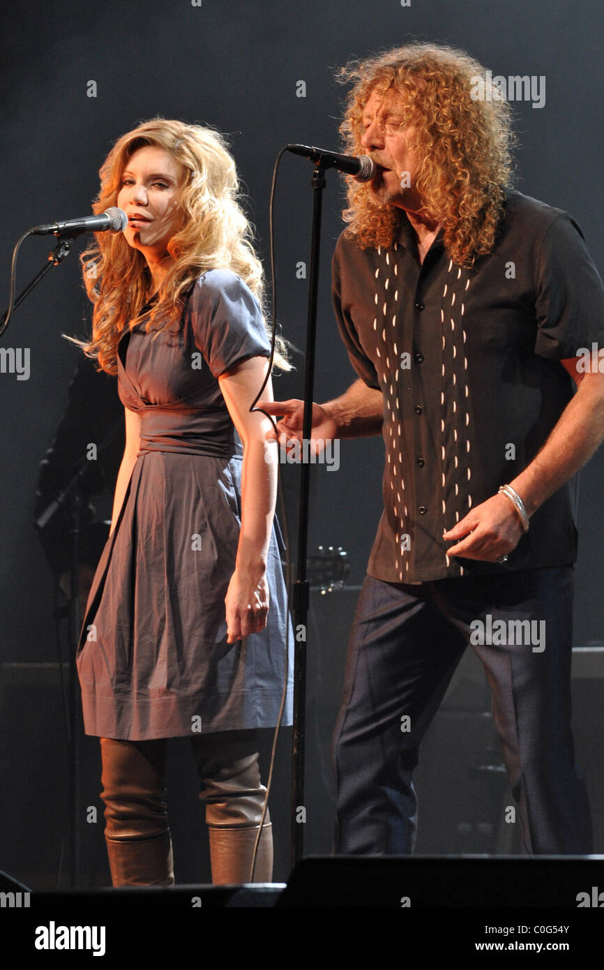 Alison Krauss and Robert Plant perform live in concert