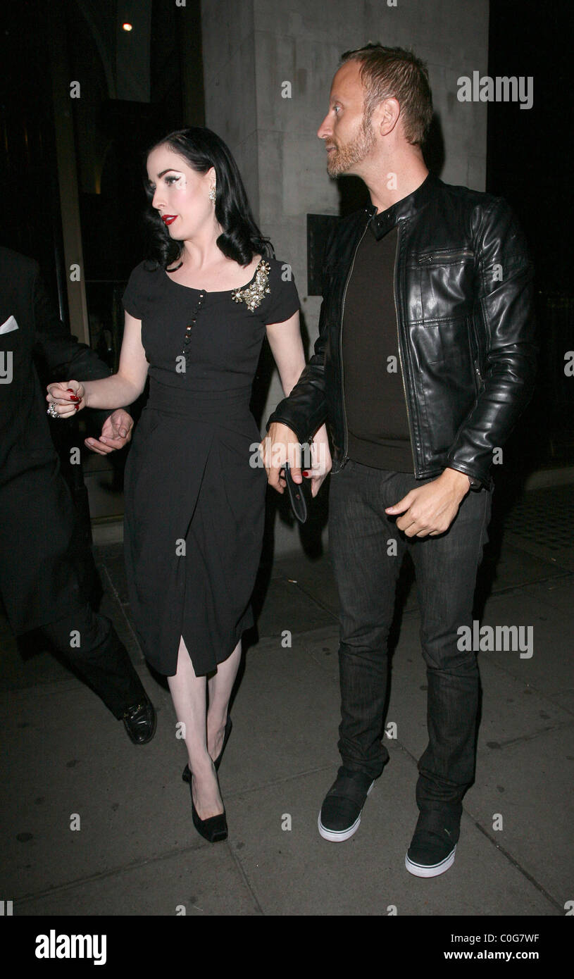 Dita Von Teese and her boyfriend leave the Wolseley restaurant together ...