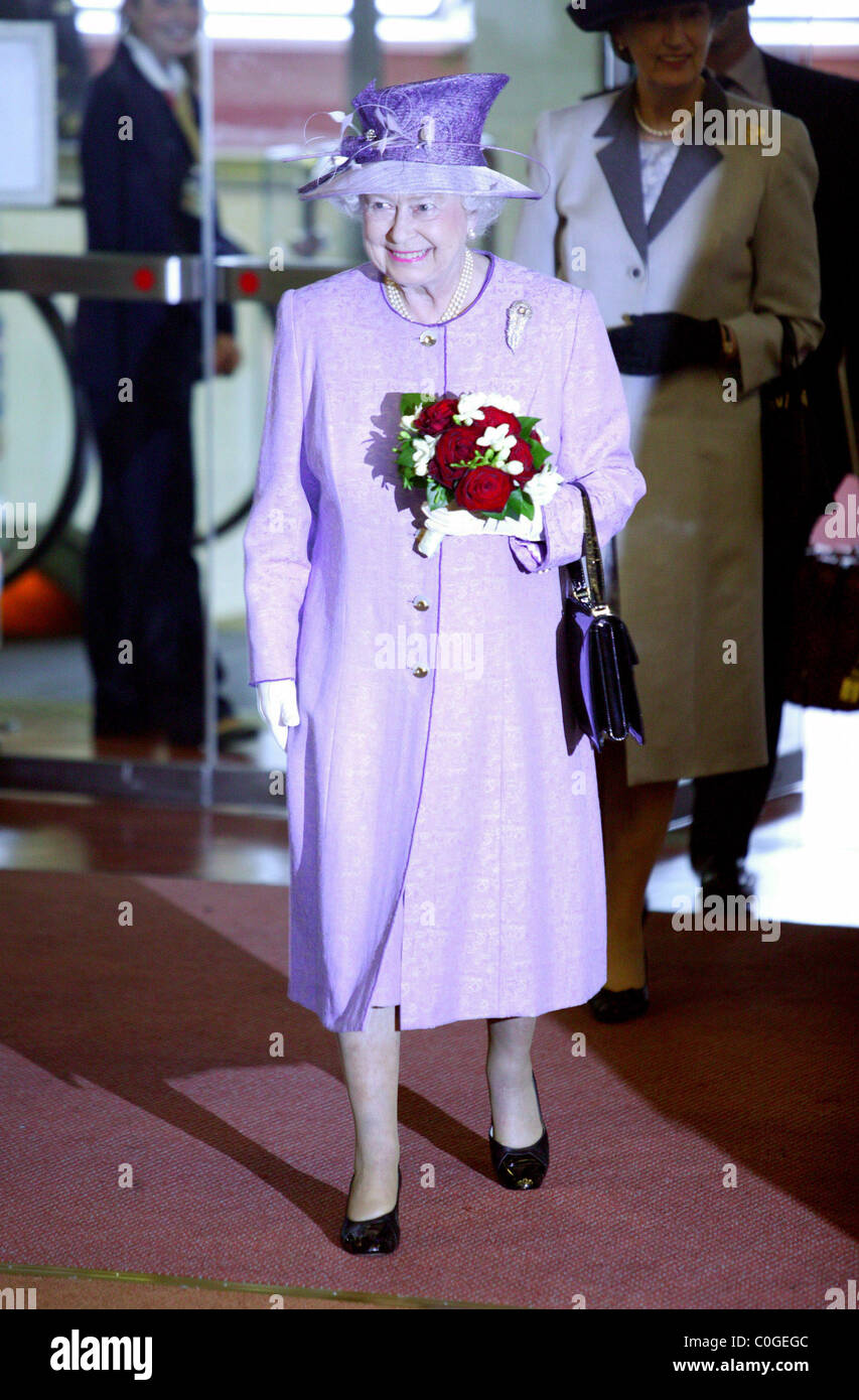 HRH Queen Elizabeth II pays a final visit to the Cunard cruise liner the QEII before it is taken out of service in November Stock Photo
