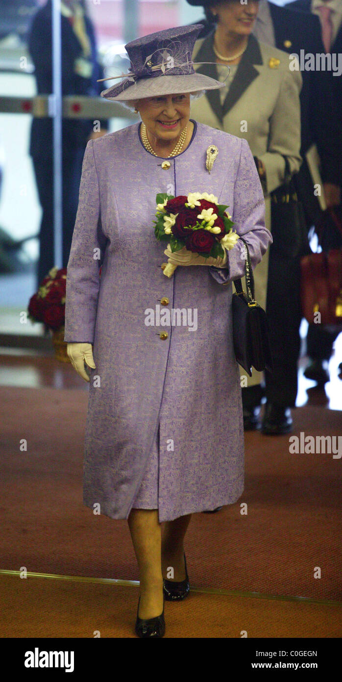 HRH Queen Elizabeth II pays a final visit to the Cunard cruise liner the QEII before it is taken out of service in November Stock Photo