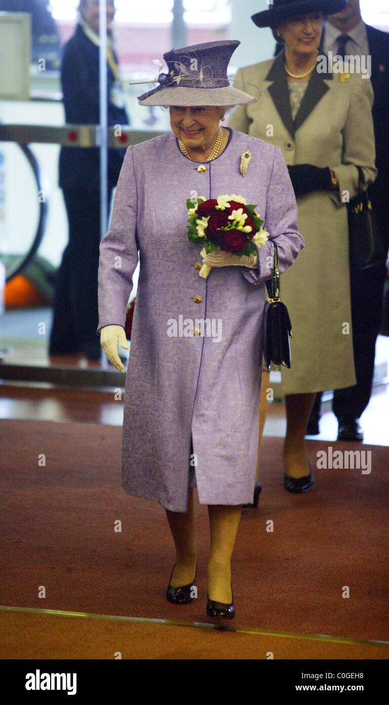 HRH Queen Elizabeth II pays a final visit to the Cunard cruise liner the QEII before it is taken out of service in November Stock Photo