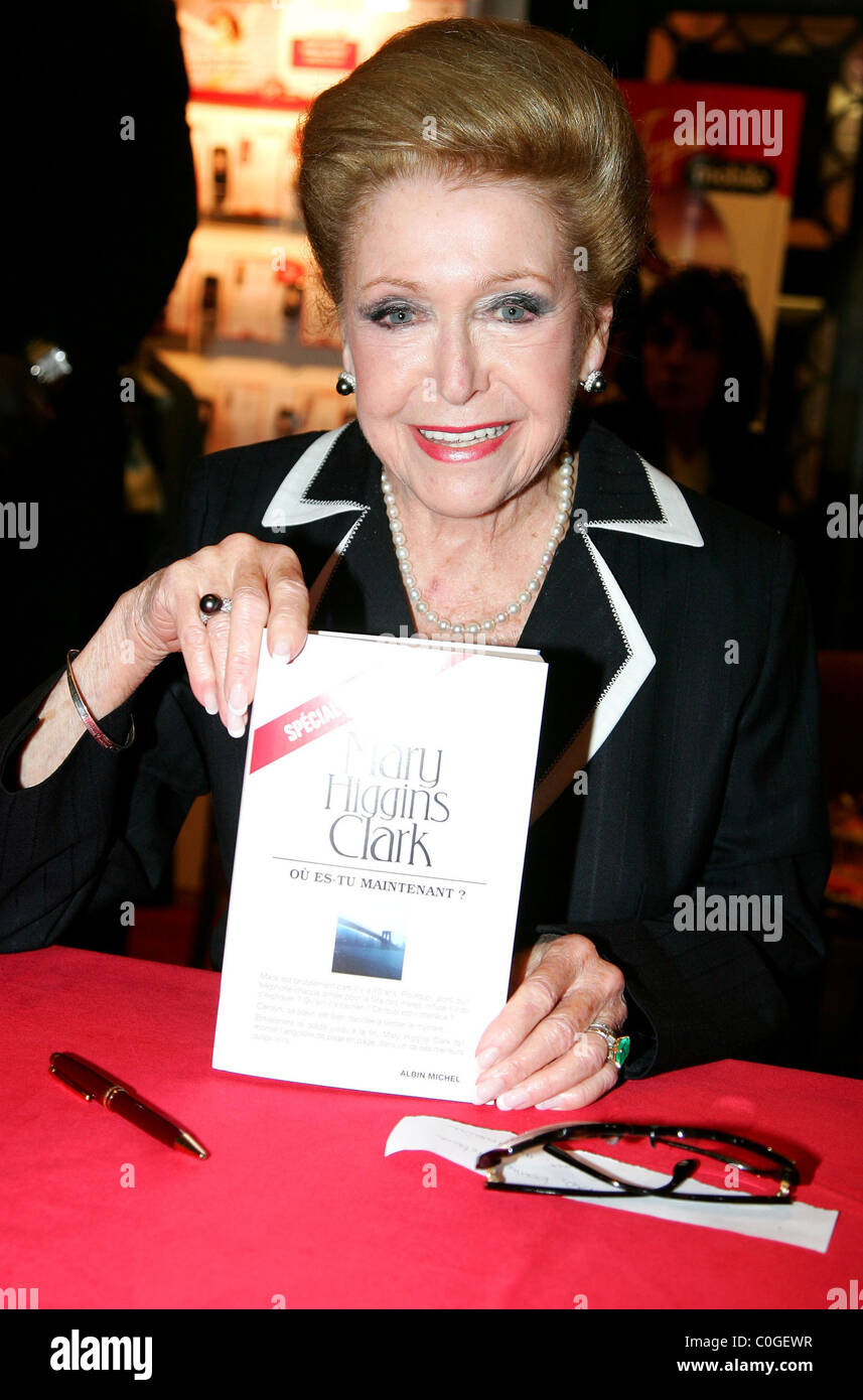 Mary Higgins Clark signing copies of her new book 'Where Are You Now