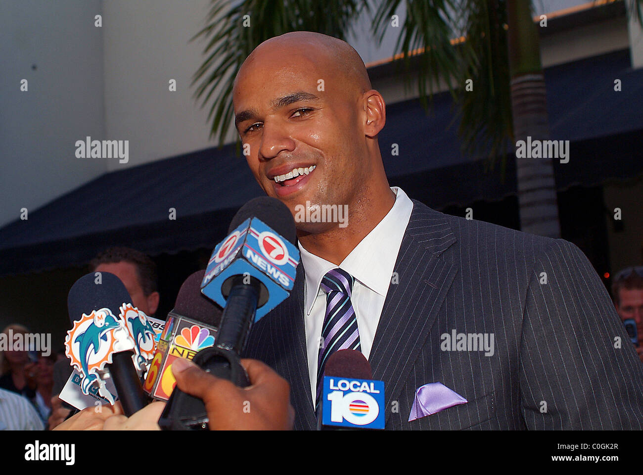 23 Jason Taylor Foundation Ping Pong Smash Stock Photos, High-Res