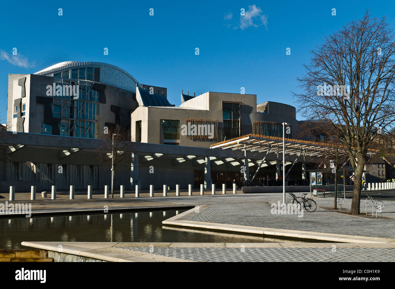 dh Scottish Parliament HOLYROOD EDINBURGH Scotland Parliament building Stock Photo