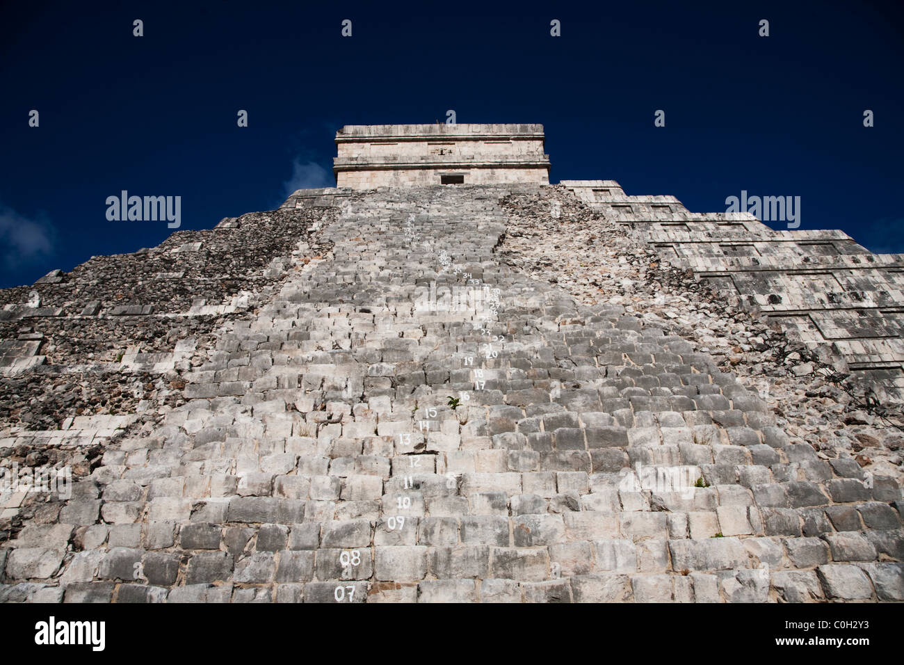El Castillo pre-Columbian Maya pyramid at Chichen Itza, Yucatan, Mexico Stock Photo