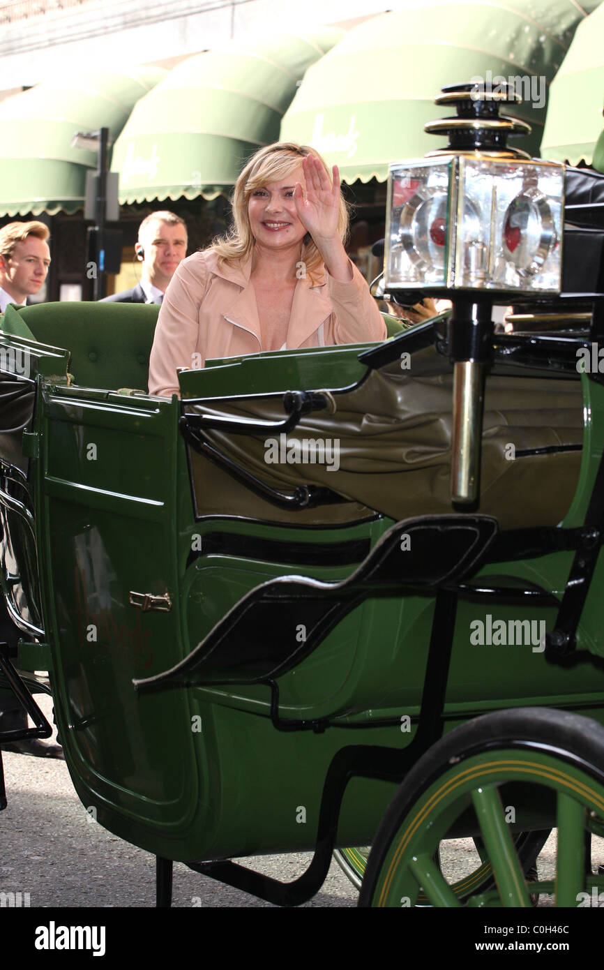 Harrods summer sale london kim cattrall hi-res stock photography and ...