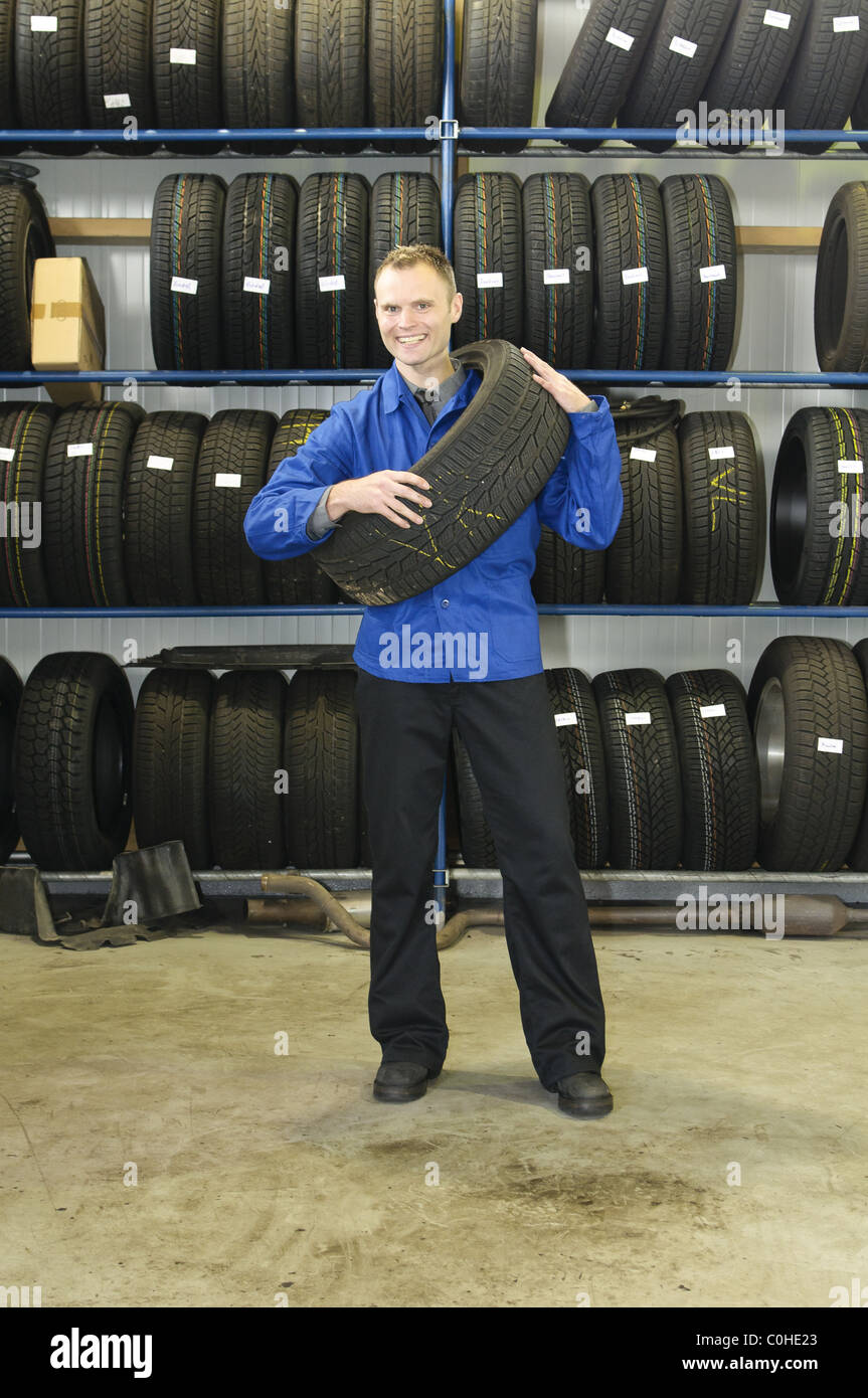 Auto Repair tire store Stock Photo Alamy