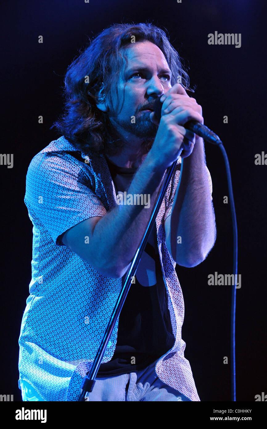 Eddie Vedder Pearl Jam Performing Live In Concert At Madison