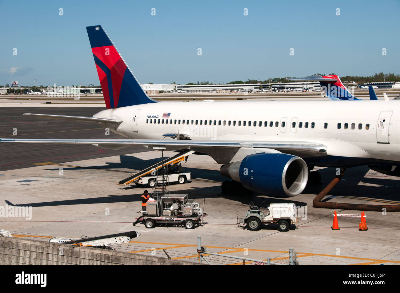 Airliners at Fort Lauderdale FL. airport Stock Photo Alamy