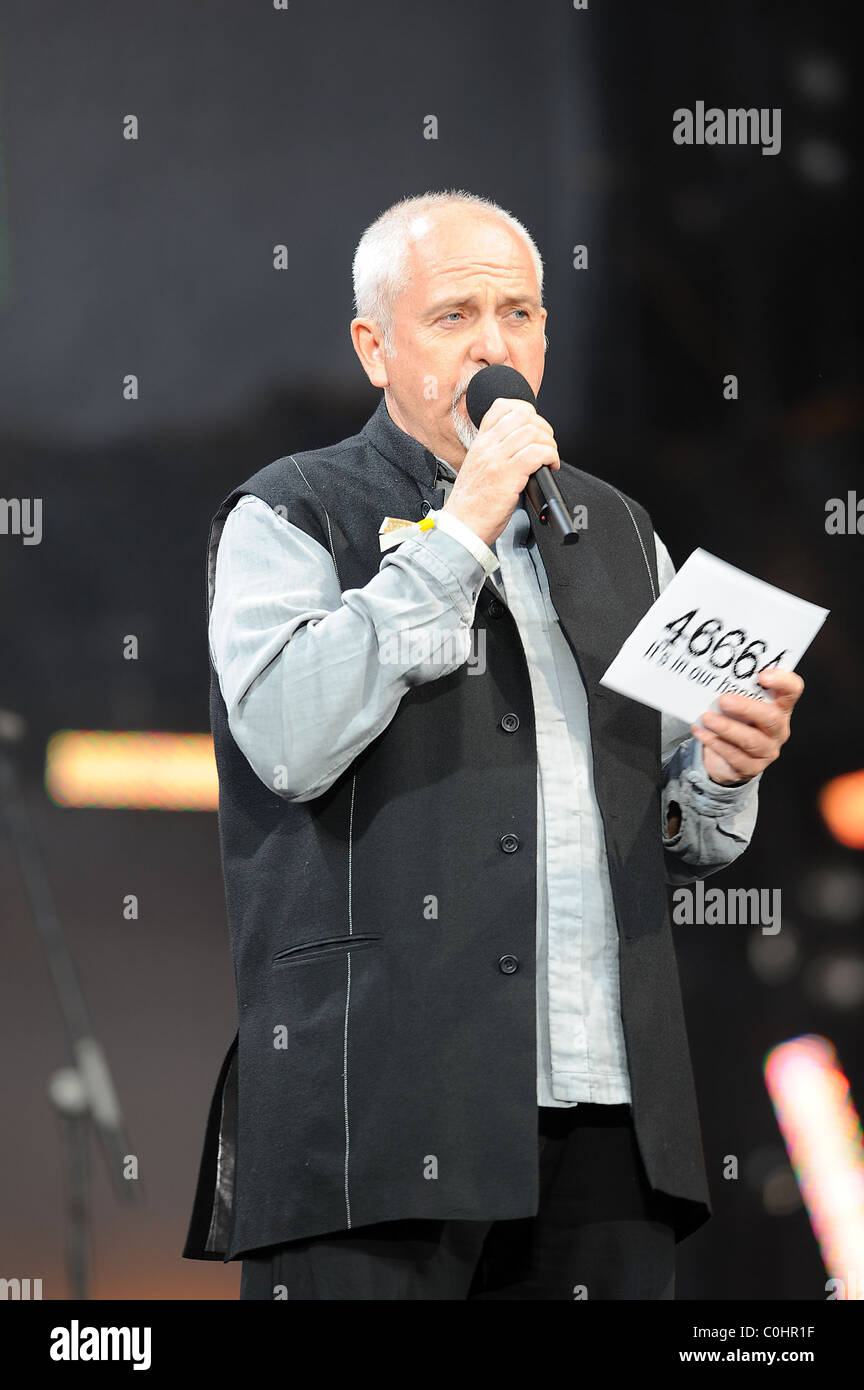 Peter Gabriel apperaring at the Nelson Mandela's 90th Birthday concert ...