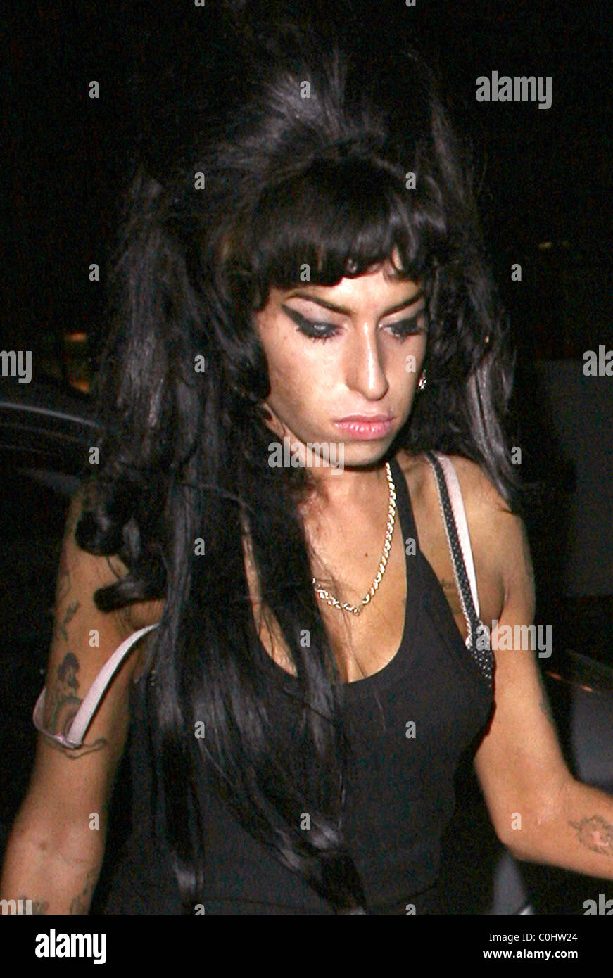 Amy Winehouse returns to the clinic she is staying at to receive treatment for her drug Amy Winehouse returns to the clinic she is staying at to receive treatment for her drug