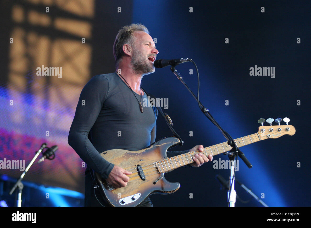 Sting play hi-res stock photography and images - Alamy