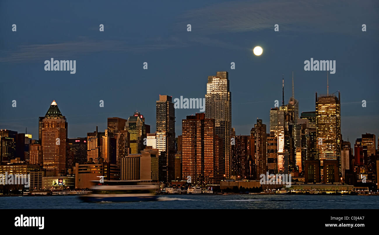 Images New York City USA Moon Cove night time Houses 1080x1920