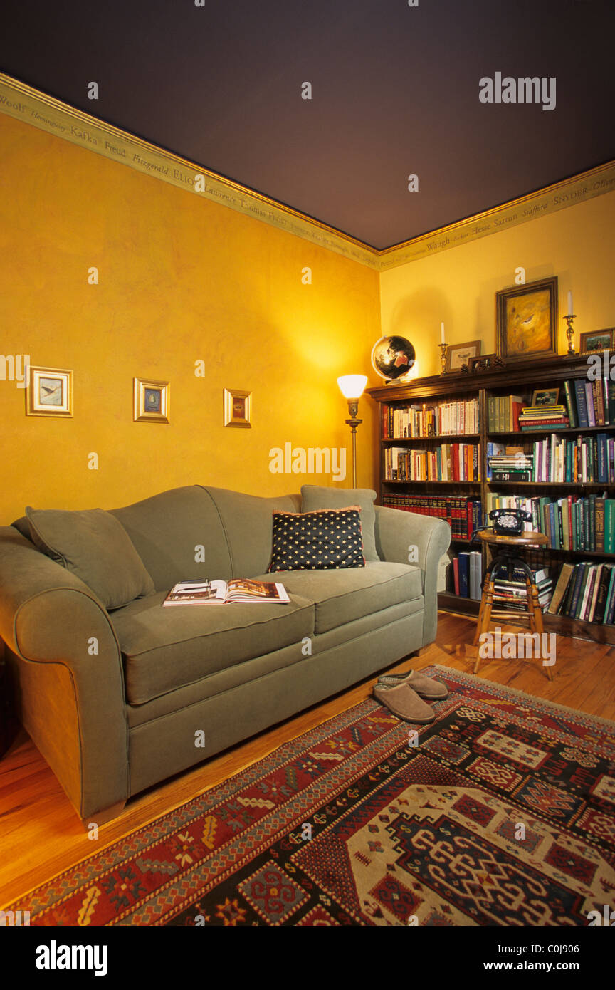 LIBRARY IN 1922 AMERICAN BUNGALOW HOME.  MINNESOTA. U.S.A. Stock Photo