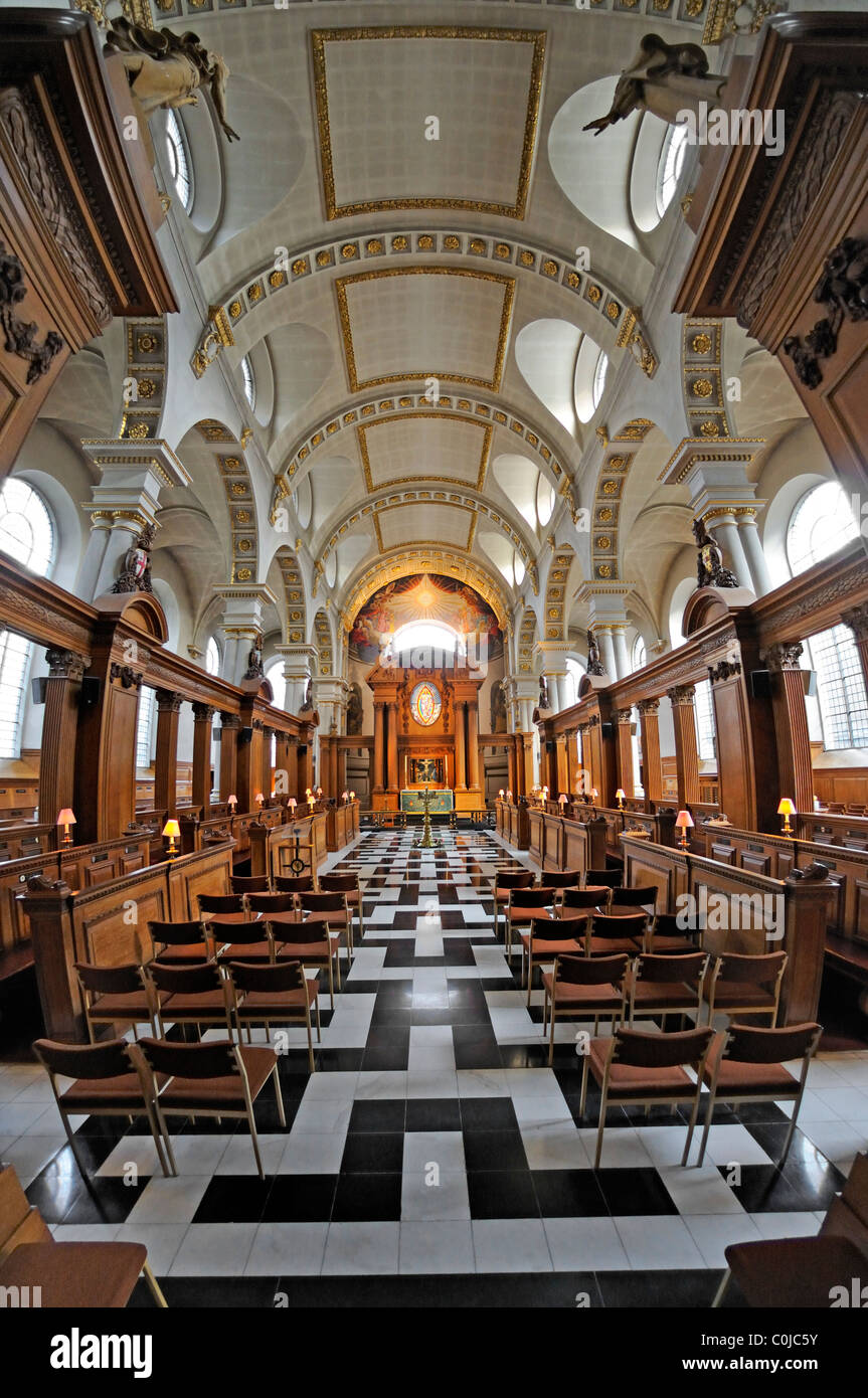 London, England, UK. Church of St Bride (Wren; 1671-78) Interior Stock Photo