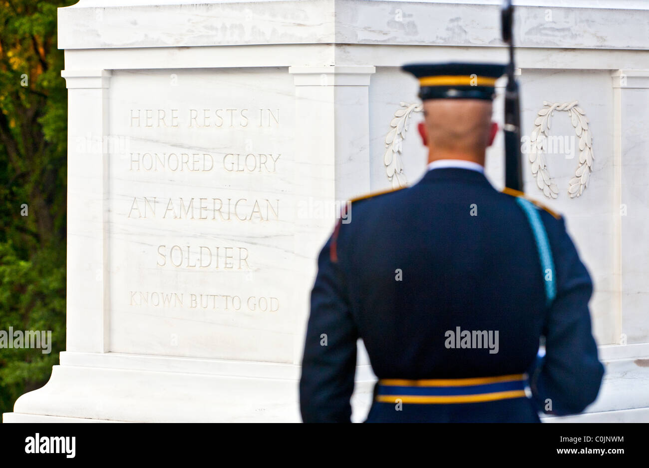 The Tomb of the Unknown Soldier at Arlington National Cemetery ...