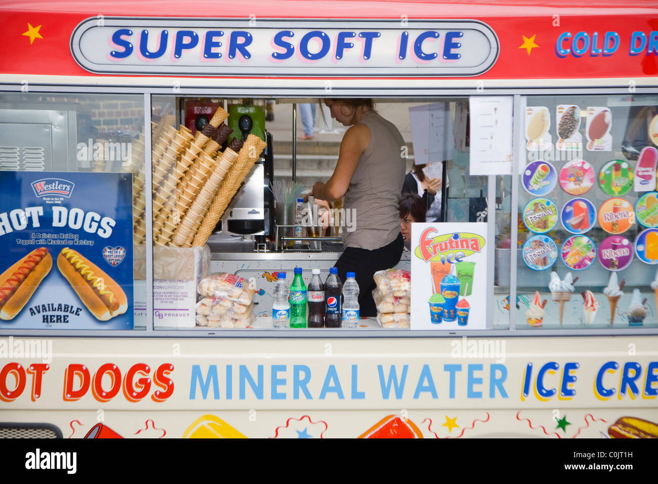 Hot dog and ice cream van on the South Bank Stock Photo Alamy