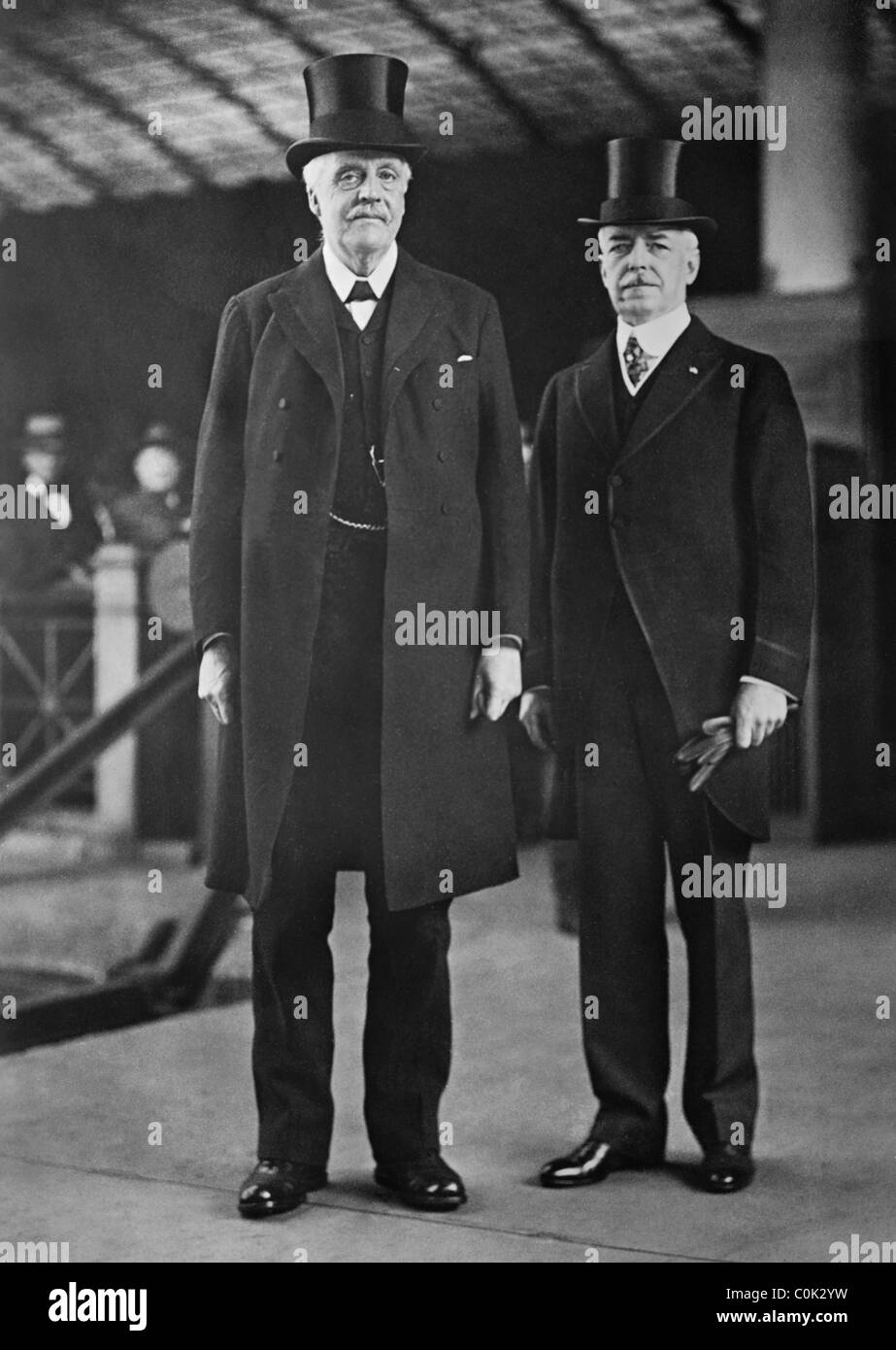 Vintage photo of British Conservative statesman Arthur James Balfour (1st Earl of Balfour) standing next to US Secretary of State Robert Lansing (right of picture) during a trip to the USA in 1917. Stock Photo