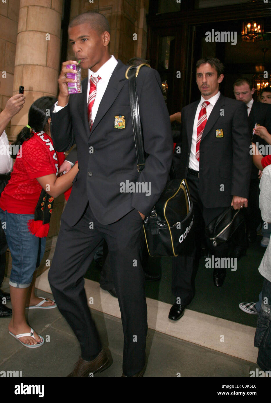 Fraizer Campbell Manchester United football team leaving The Landmark ...