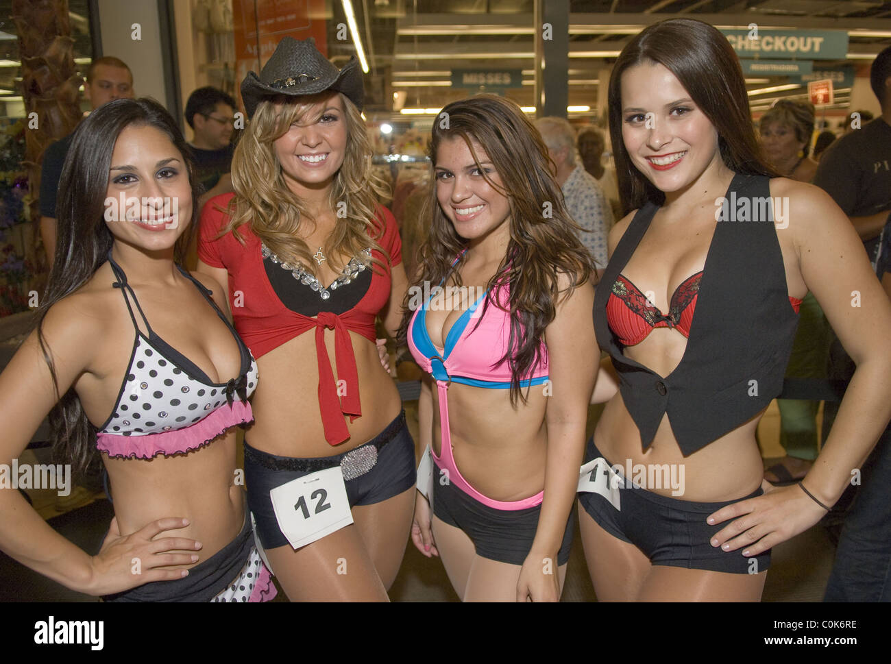 Jessica J, Melanie, Alma and Brittany before the auditions for the National Hockey League Panthers Ice Dancer at the Sawgrass Stock Photo