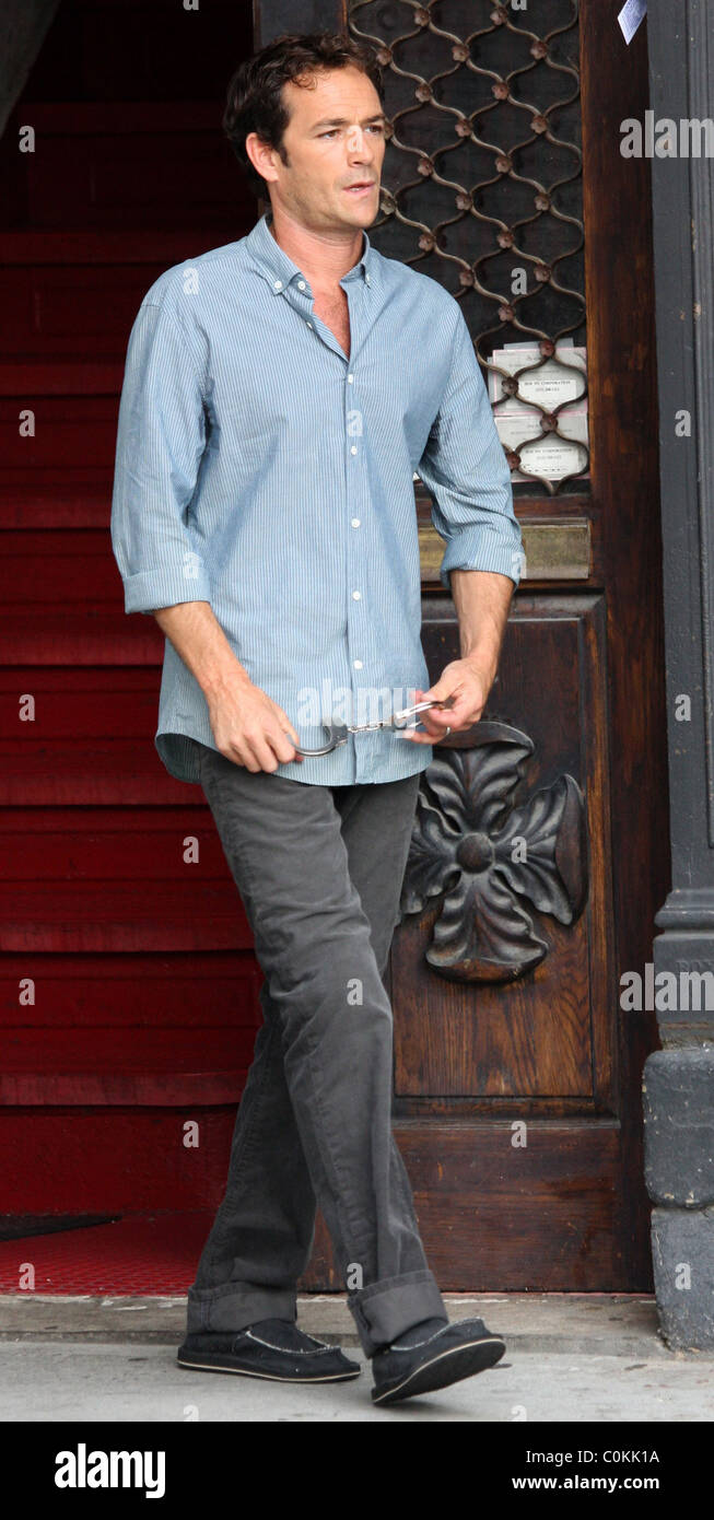 Luke Perry On Location with Law and Order: SVU. Luke Perry guest stars Meat Packing District, NYC 05 8 08 Stock Photo